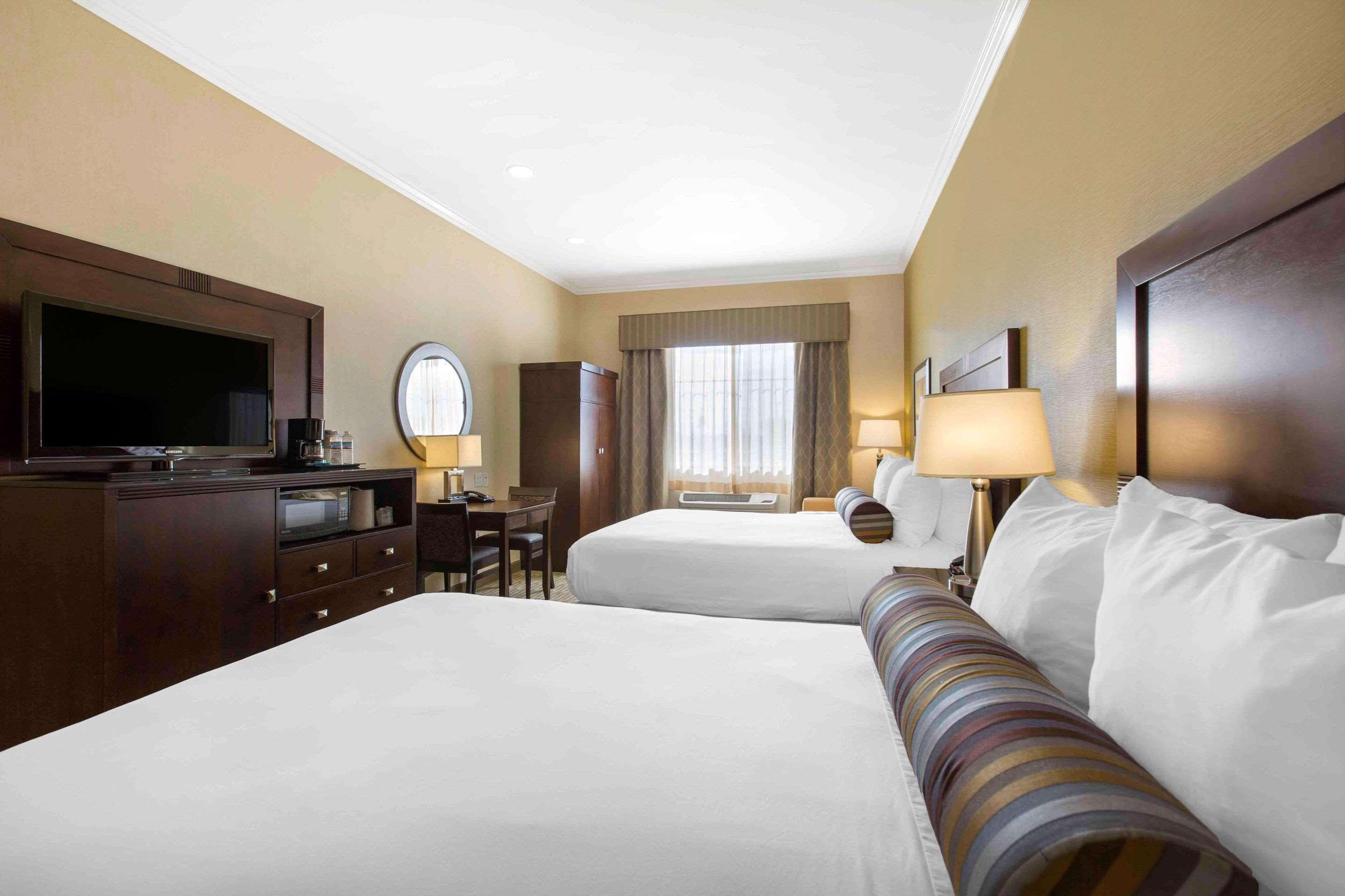 The Oaks Hotel & Suites パソロブレス エクステリア 写真