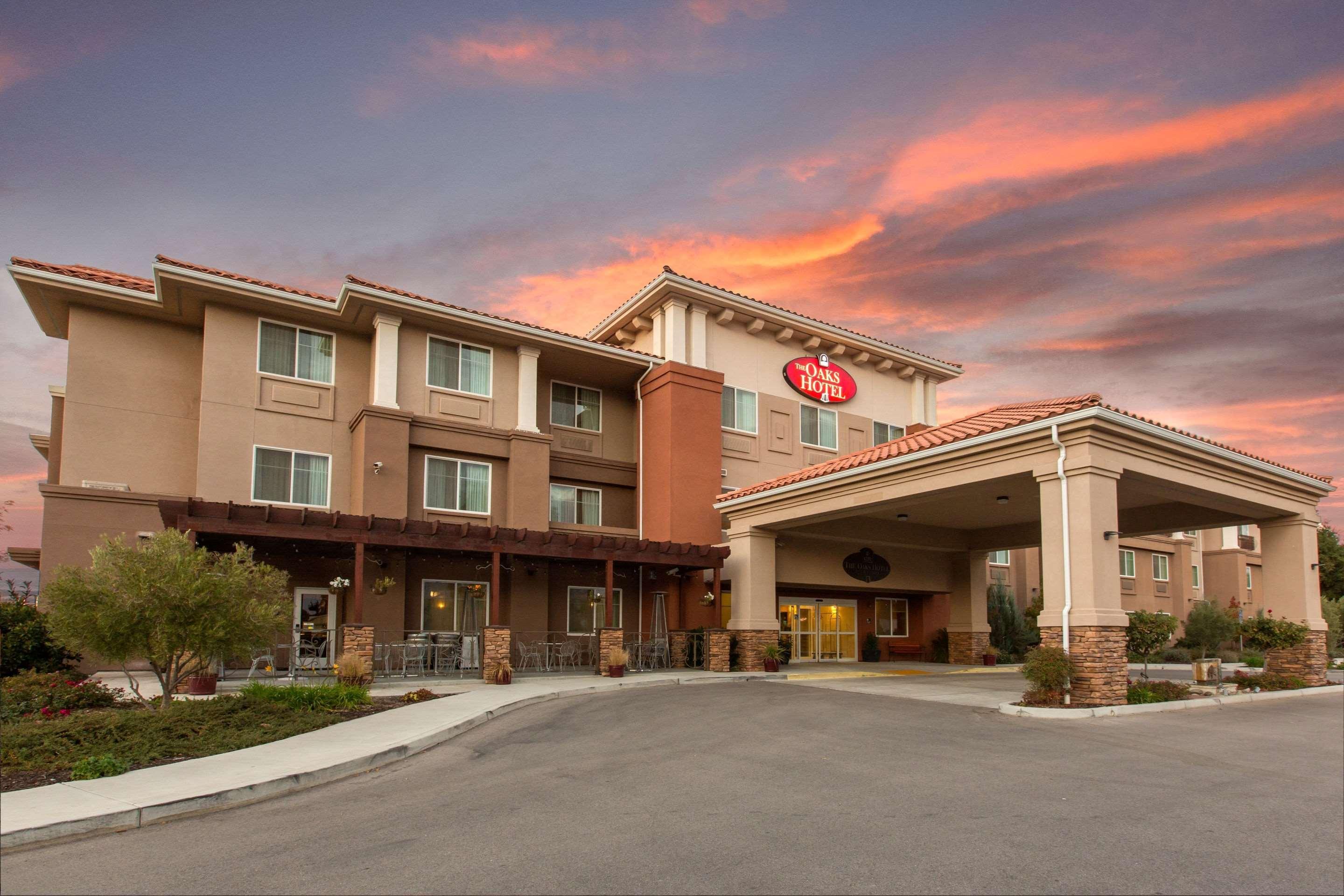 The Oaks Hotel & Suites パソロブレス エクステリア 写真