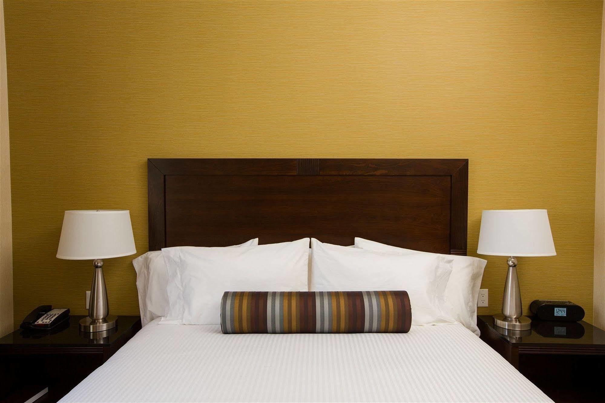 The Oaks Hotel & Suites パソロブレス エクステリア 写真